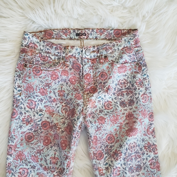BDG Floral High Rise Cigarette Ankle Jeans - Picture 5 of 13